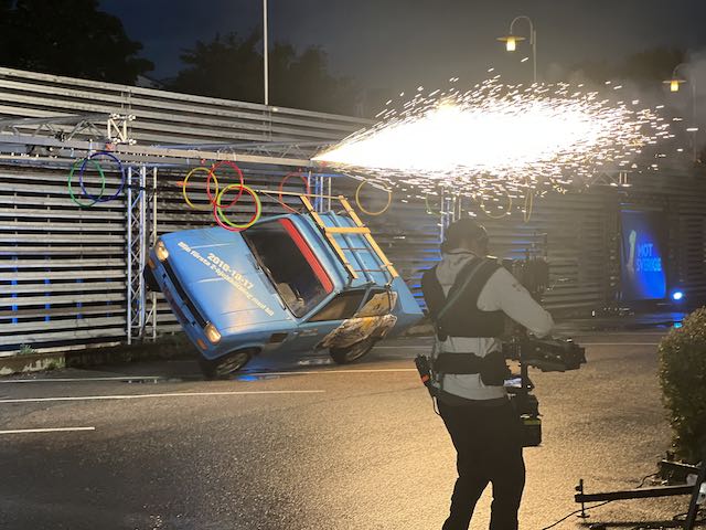 Pyroteknik i En mot Sverige